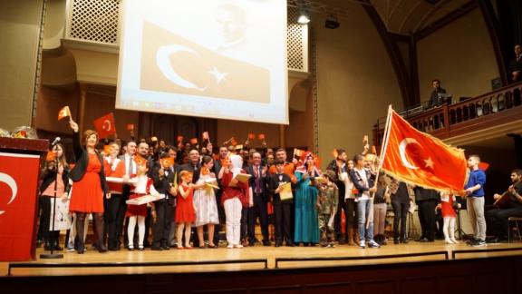 Türkçe ve Türk Kültürü derslerine katılan öğrenciler arası İstiklal Marşını Güzel Okuma Yarışmasının 3. sü Solothurn Konser Saolununda yapıldı.