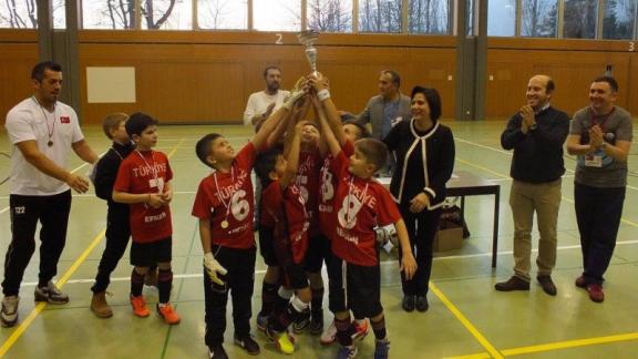 İsviçre Türk Okulları Öğrencileri Arası Futbol Turnuvası Yapıldı