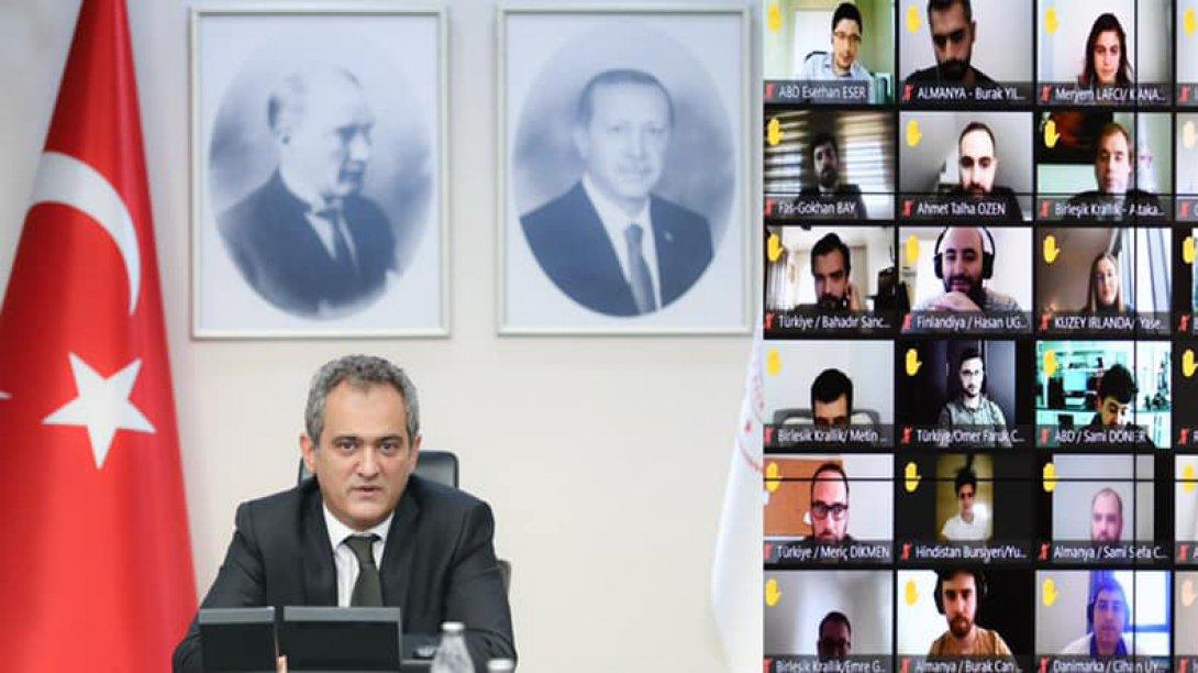 M.E.B. Bakanımız Sn. Özer, Yurt Dışı Bursiyerlerle Görüştü